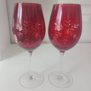 Pier One Vintage Ruby Red Snoflake Etched Glass  Wine Glass Set Of 2
